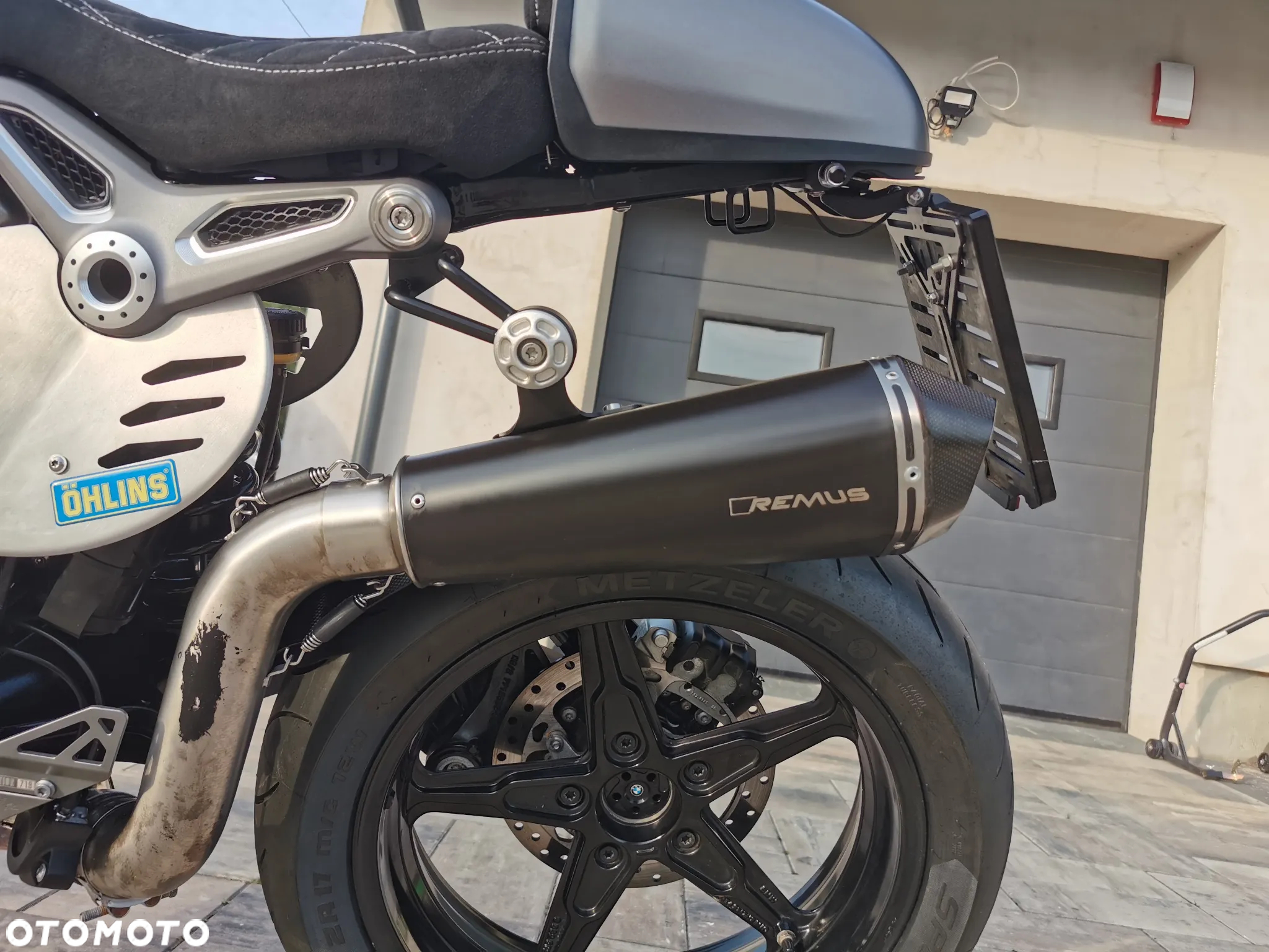 BMW R - 8