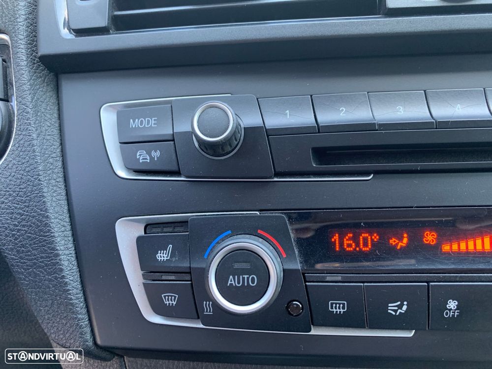 BMW 118 d Pack M - 32