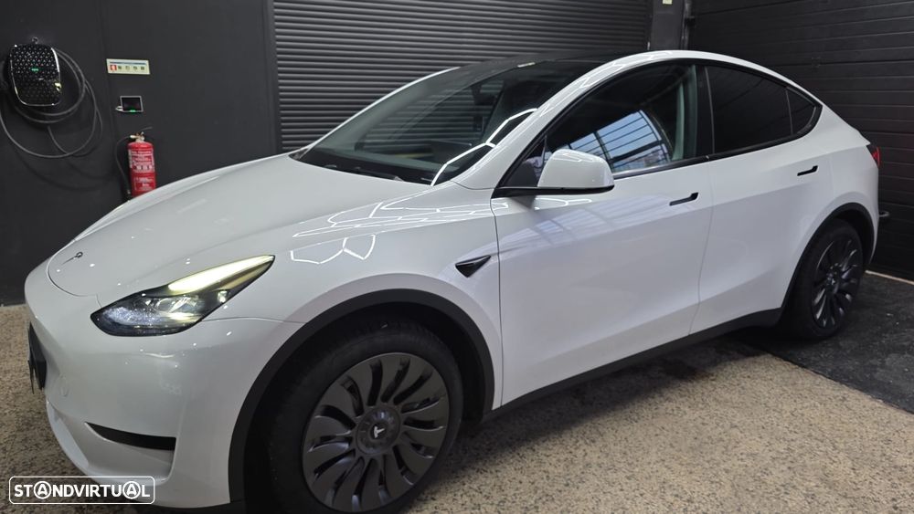 Tesla Model Y Standard - 2