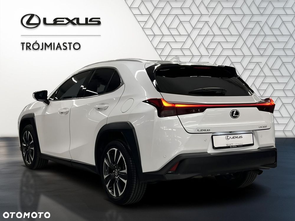Lexus UX - 8