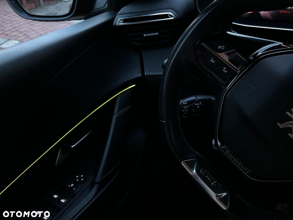 Peugeot 208 PureTech 100 GT Pack - 24