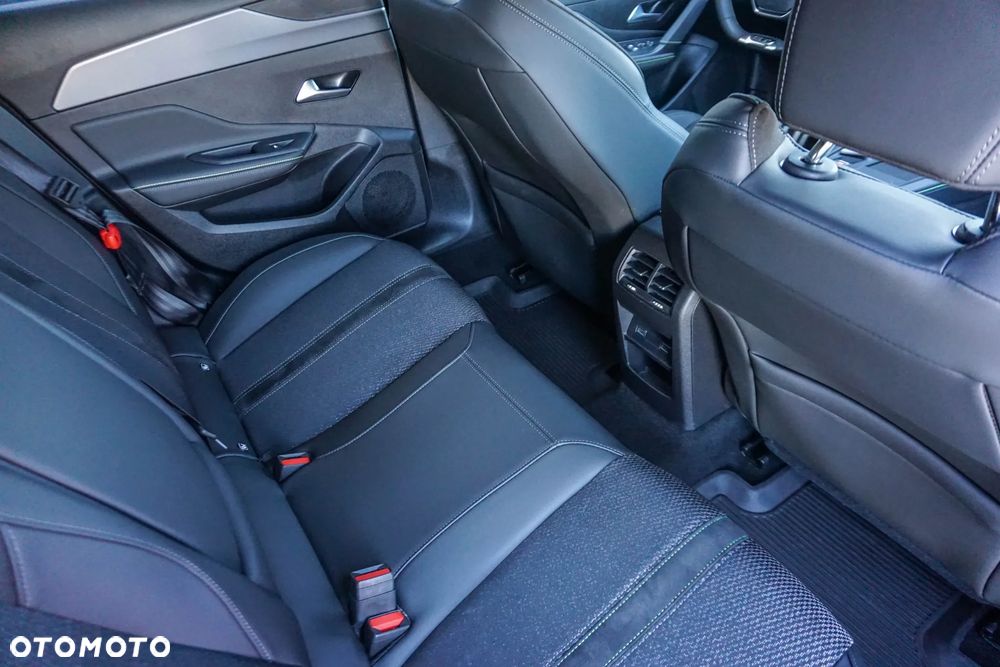 Peugeot 308 Hybrid 136 e-DSC6 GT - 29