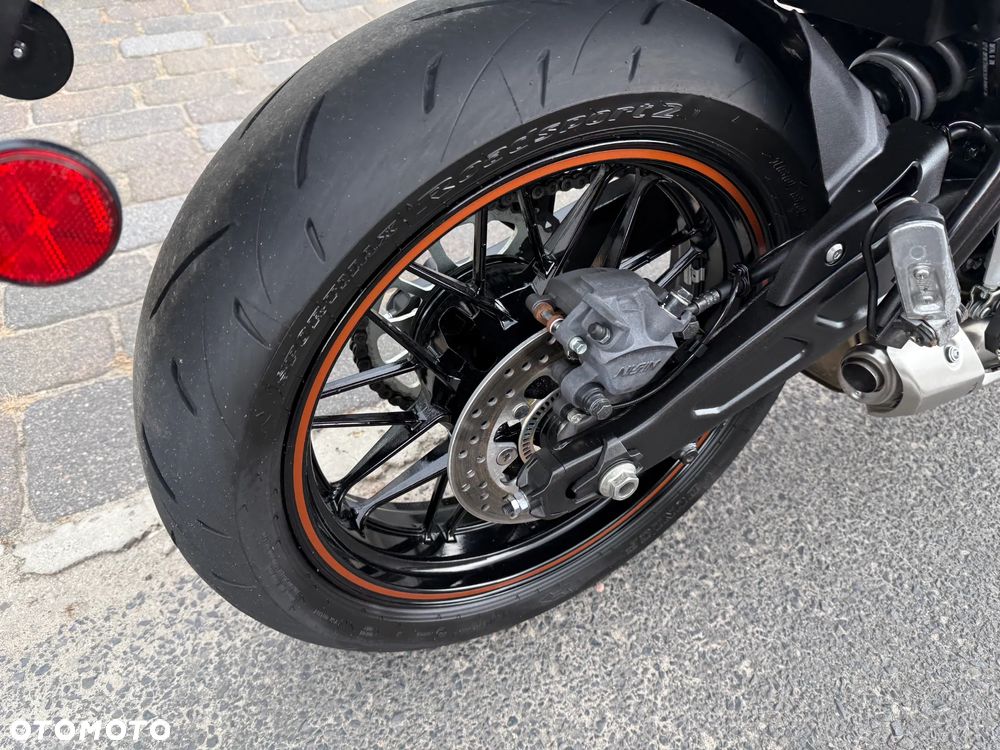 Kawasaki Z 650 RS - 27