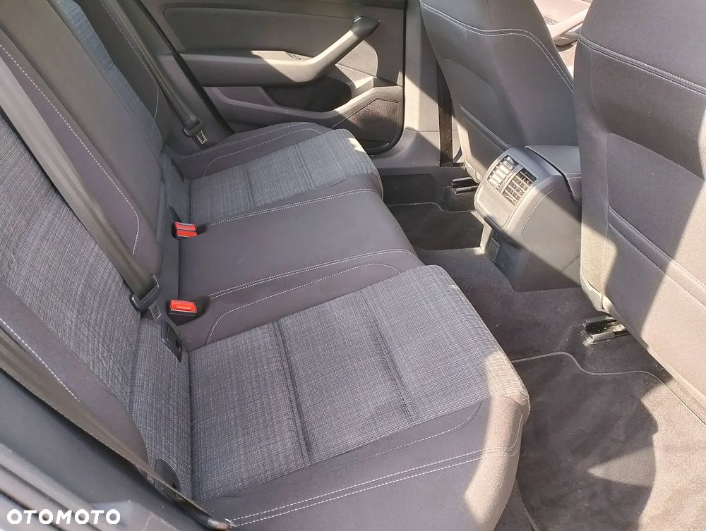 Volkswagen Passat 1.5 TSI EVO Business - 34