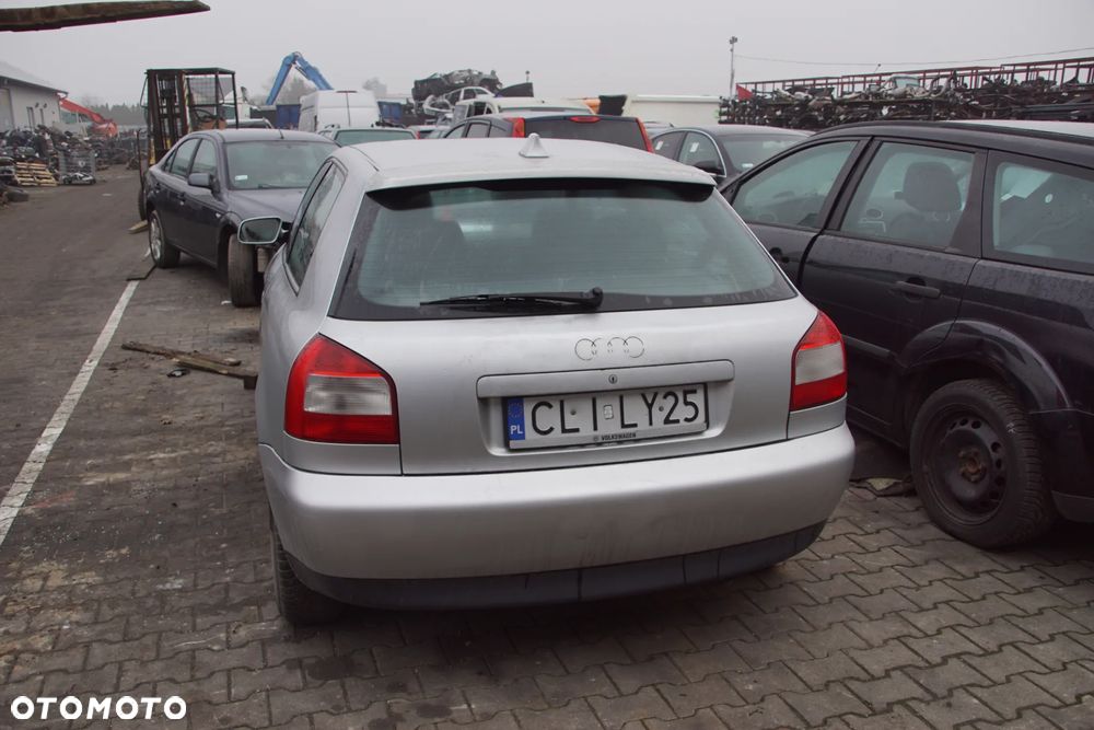 Auto na części - Audi A3 8L Lift 1.6 8V 102 KM AVU DUU LY7W 2002R Silnik Skrzynia Drzwi Maska Klapa Zderzak Lampa Lusterko Szyba Deska Kokpit Sterownik Moduł Czujnik Licznik Panel Kierownica - 4