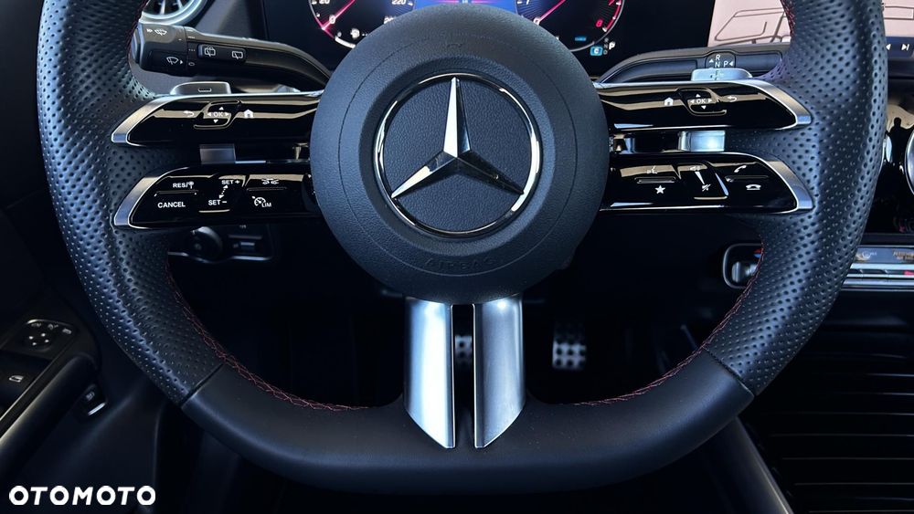 Mercedes-Benz GLA - 15