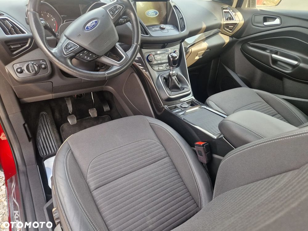 Ford Kuga 1.5 EcoBoost 2x4 Titanium - 10