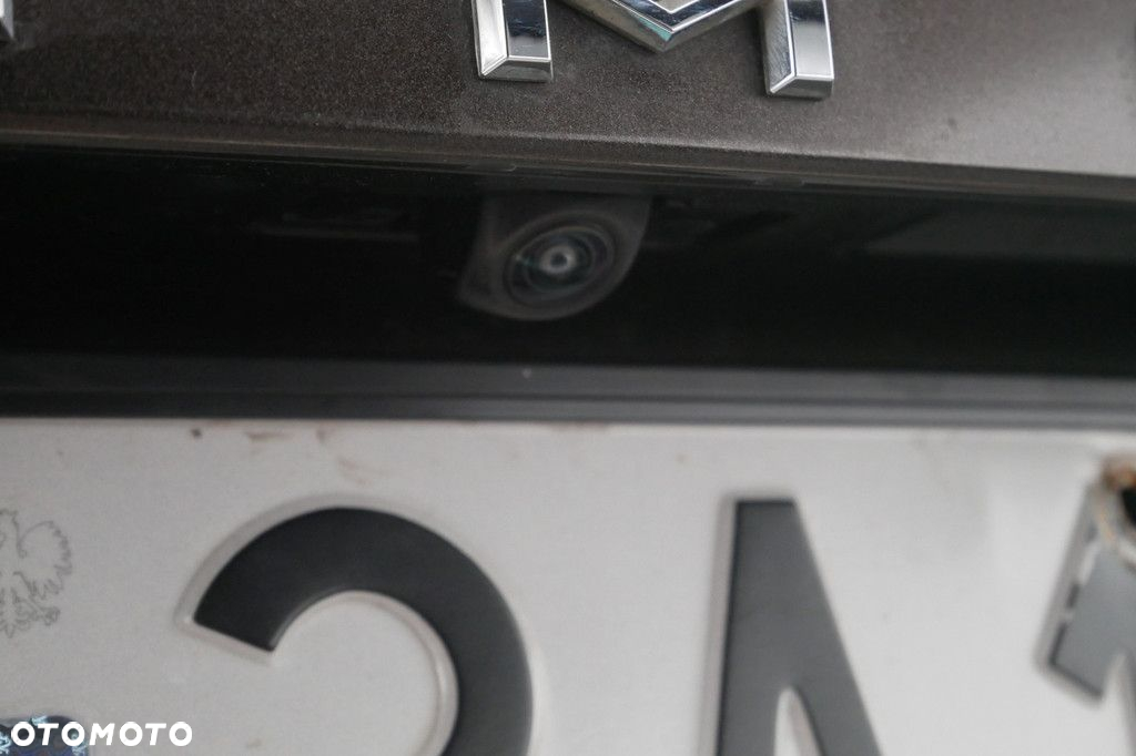 Toyota Camry - 17