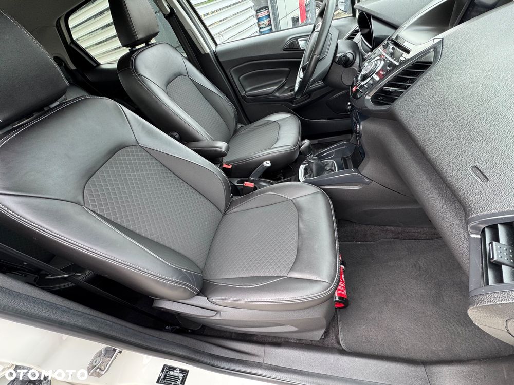 Ford EcoSport 1.0 EcoBoost TITANIUM - 17