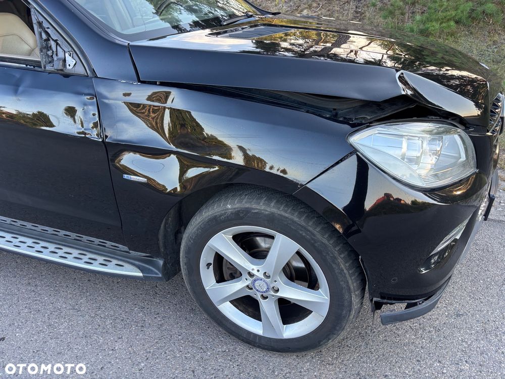 Mercedes-Benz ML 350 BlueTec 4-Matic - 4