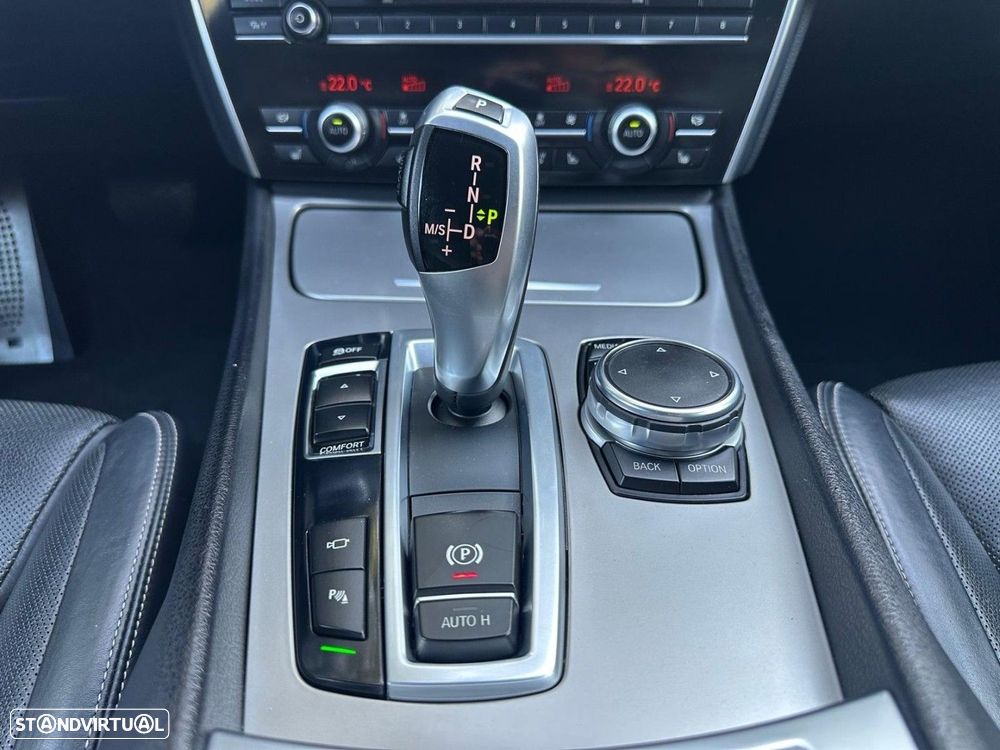 BMW 520 Gran Turismo d Pack M - 12
