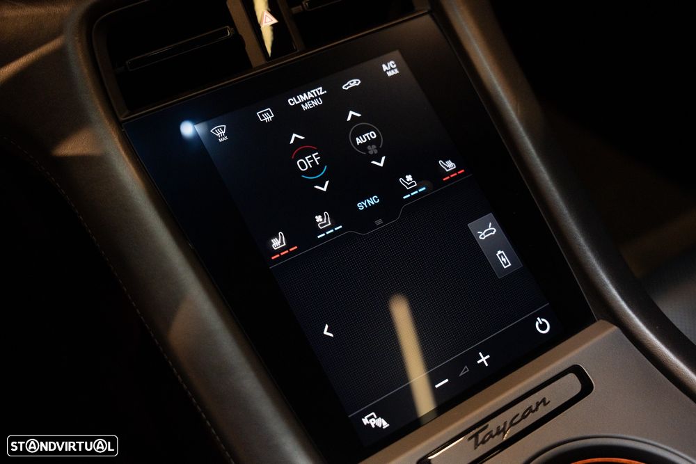 Porsche Taycan Turbo - 23