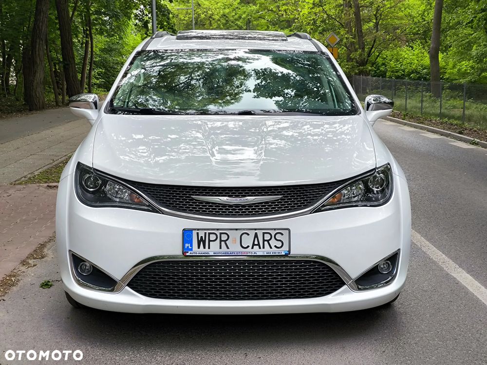 Chrysler Pacifica - 8