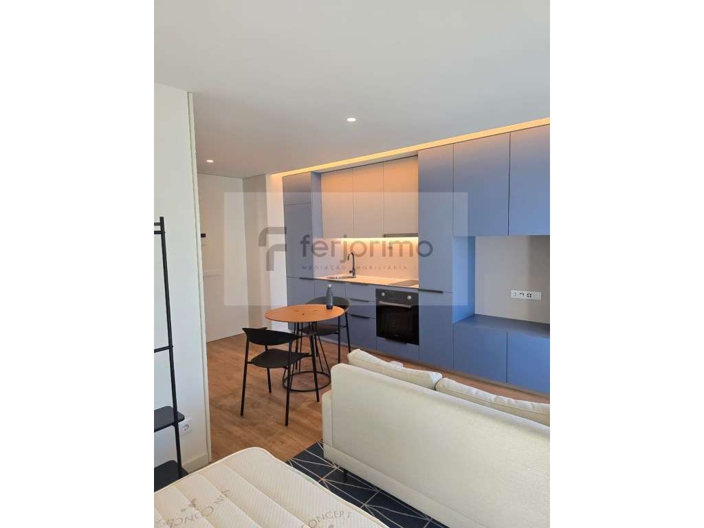 T0 - Apartamento todo mobilado

 ***** OPEN SPACE *****
*****ARR... - Grande imagem: 5/12