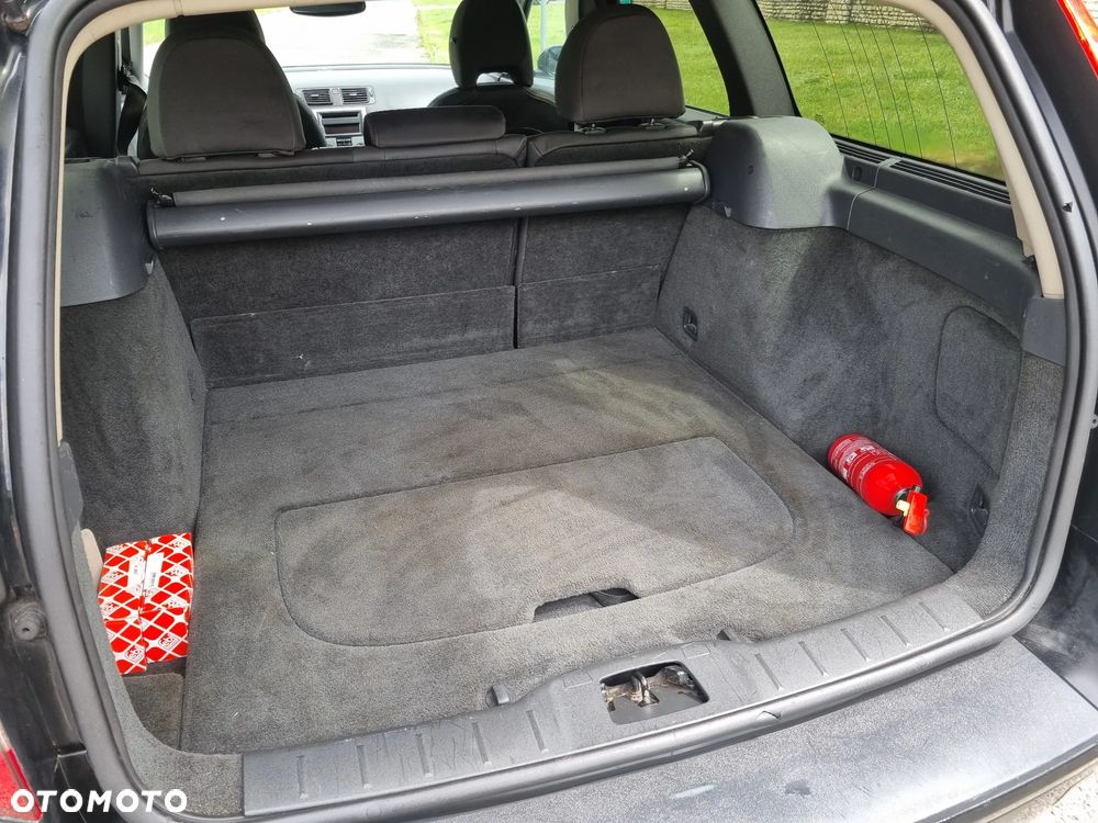 Volvo V50 - 16