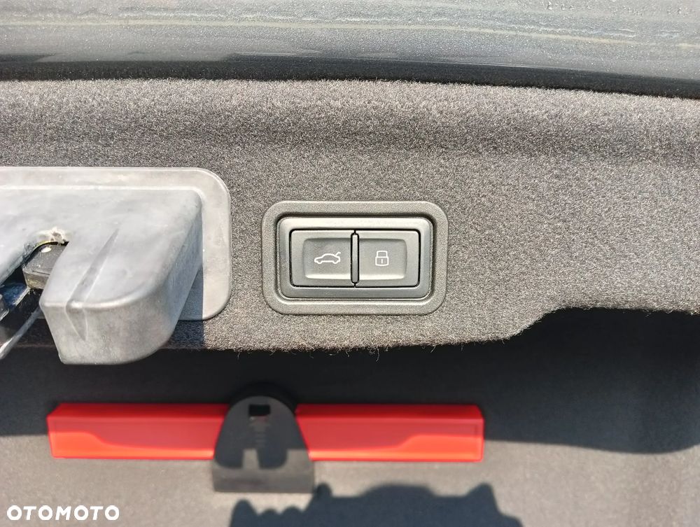 Audi A8 3.0 TFSI Quattro tiptronic - 31