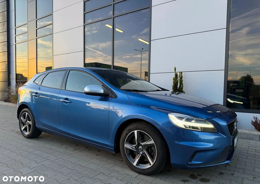 Volvo V40 D3 R-Design - 4