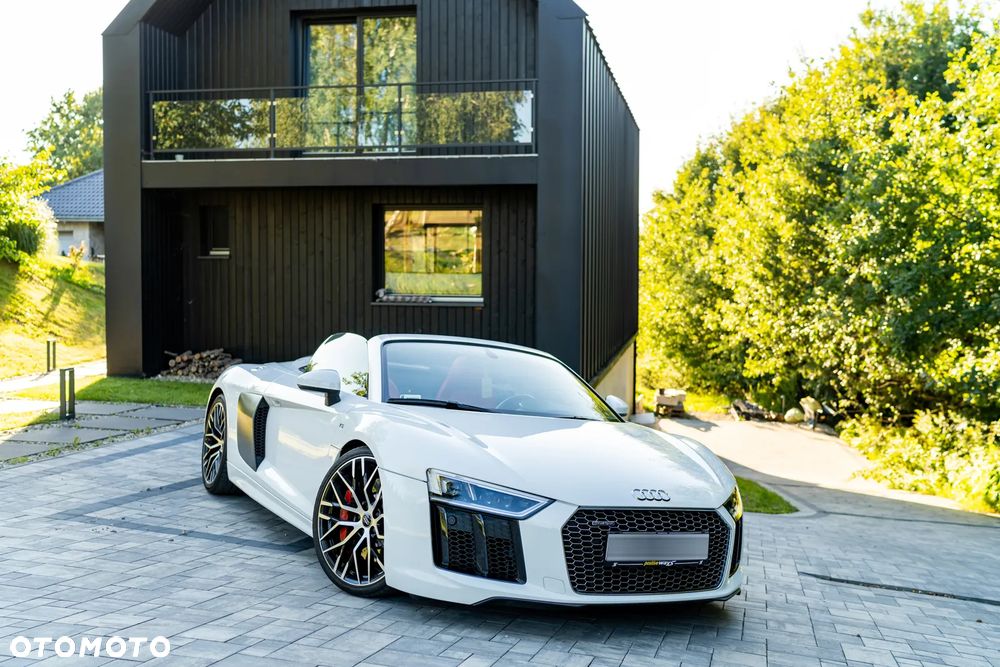 Audi R8 Spyder - 1