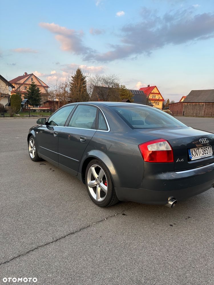 Audi A4 Limousine 3 - 5