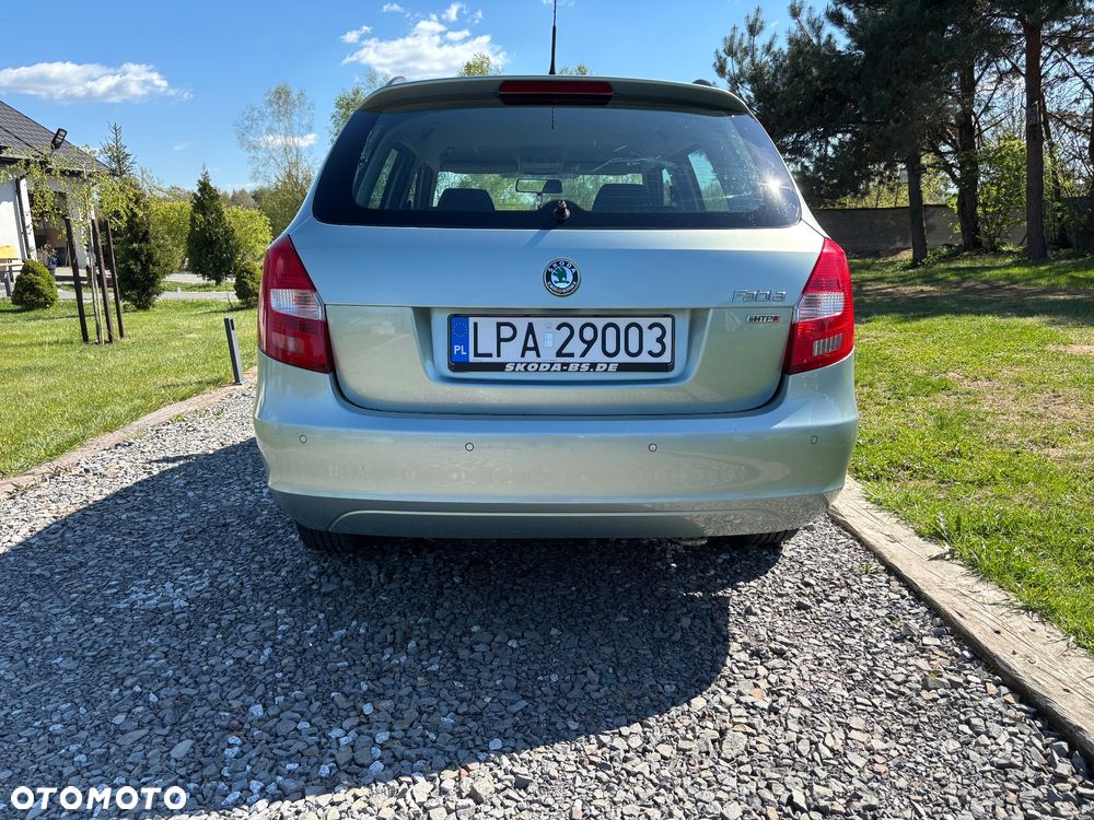 Skoda Fabia 1.2 HTP Cool Colour Edition - 10