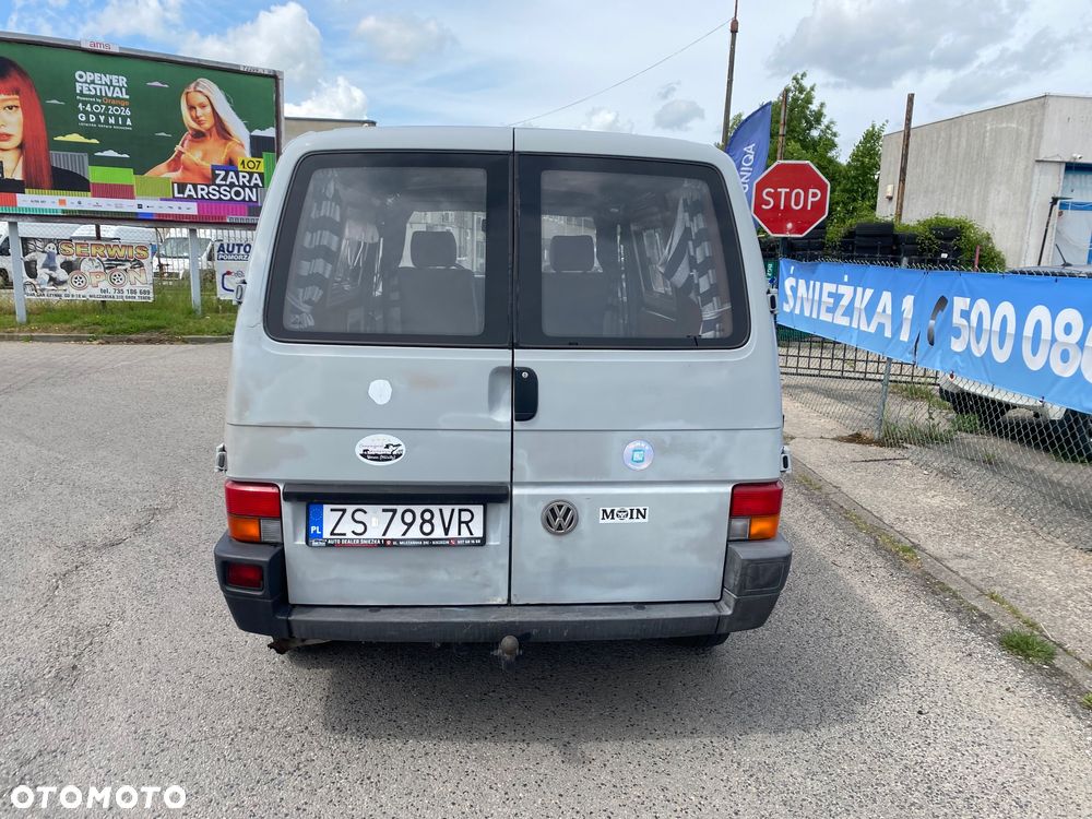Volkswagen Caravelle - 35