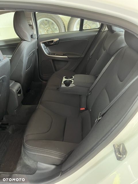 Volvo S60 T3 Drive-E Kinetic - 13