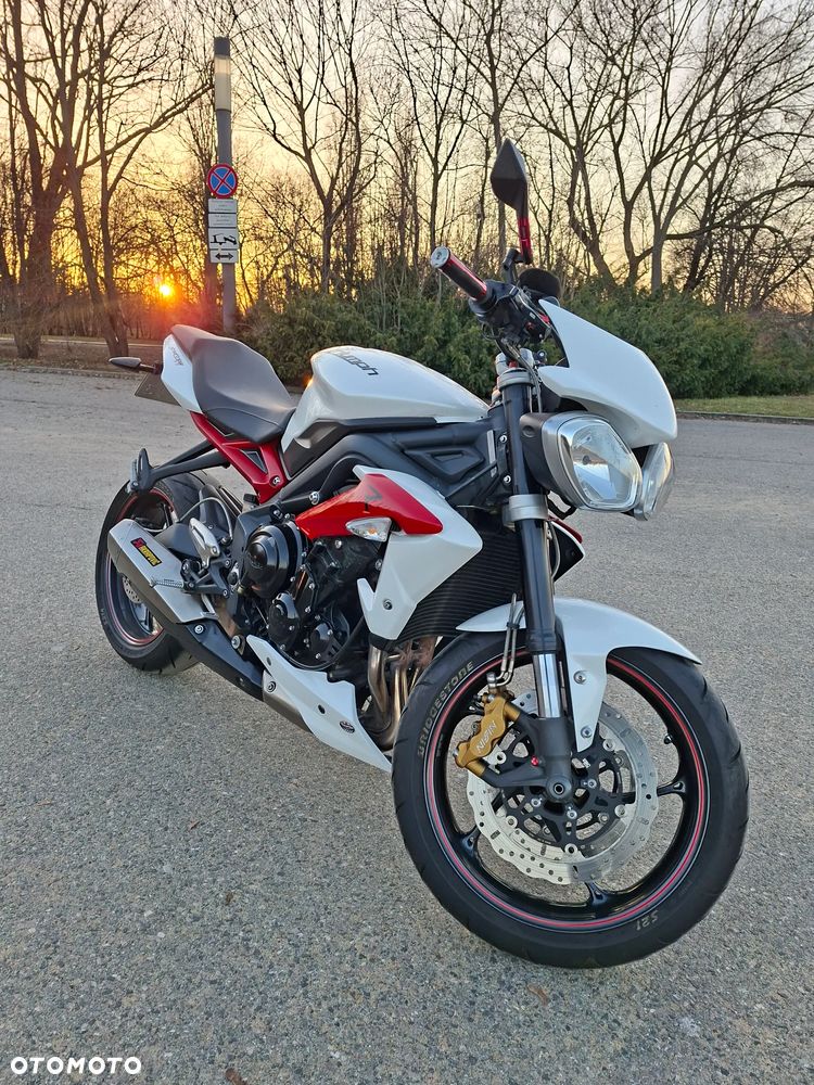 Triumph Street Triple - 4