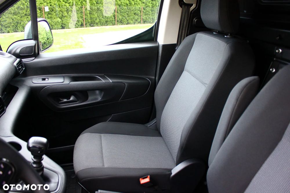 Toyota PROACE CITY BLASZAK 2 OSOBOWY 1.2 D-4T BENZYNA 110KM PEWNE AUTO FV23% - 24