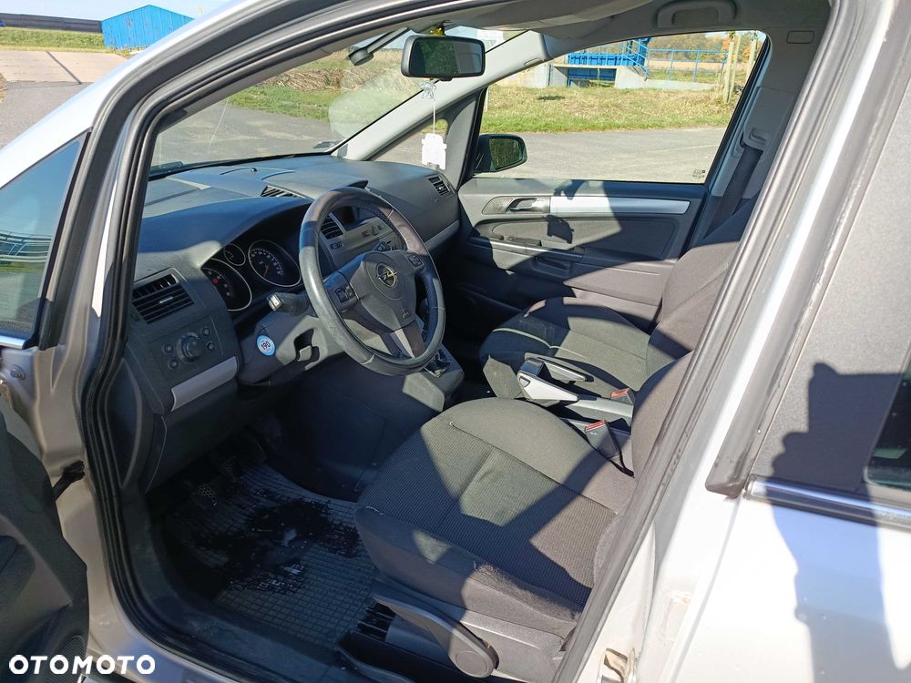 Opel Zafira - 4