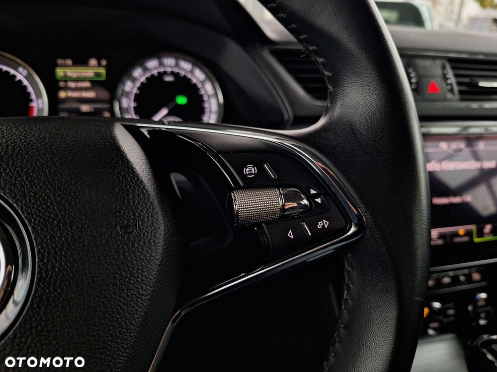 Skoda Superb 2.0 TDI SCR Ambition DSG - 34