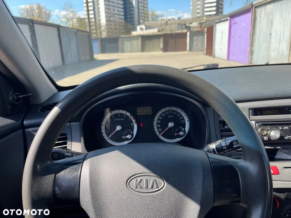 Kia Rio 1.4 (klm) / Comfort + - 10