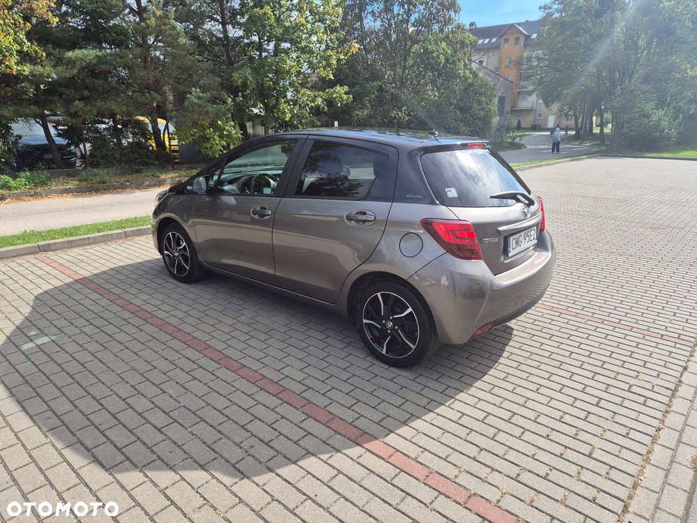 Toyota Yaris 1.0 Premium EU6 - 6