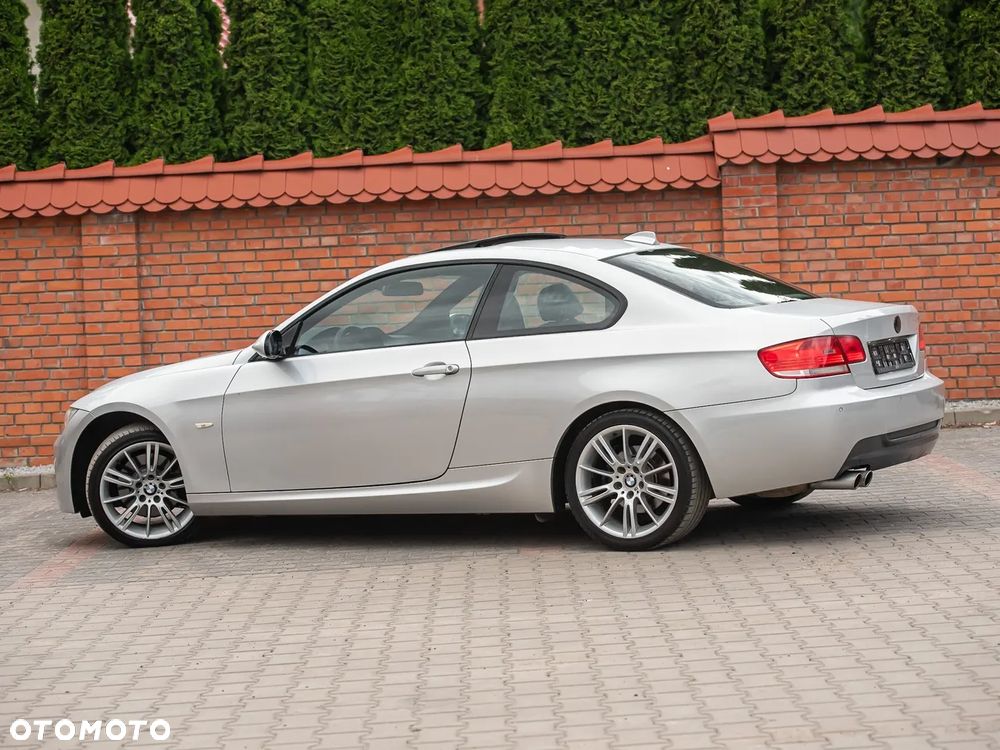 BMW Seria 3 325i xDrive M Sport Edition - 10