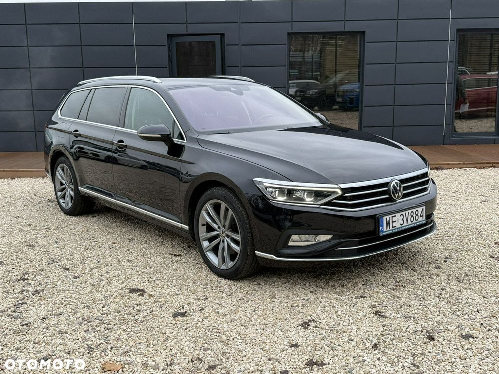Volkswagen Passat - 1
