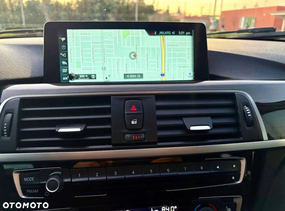BMW Seria 3 330i xDrive - 12