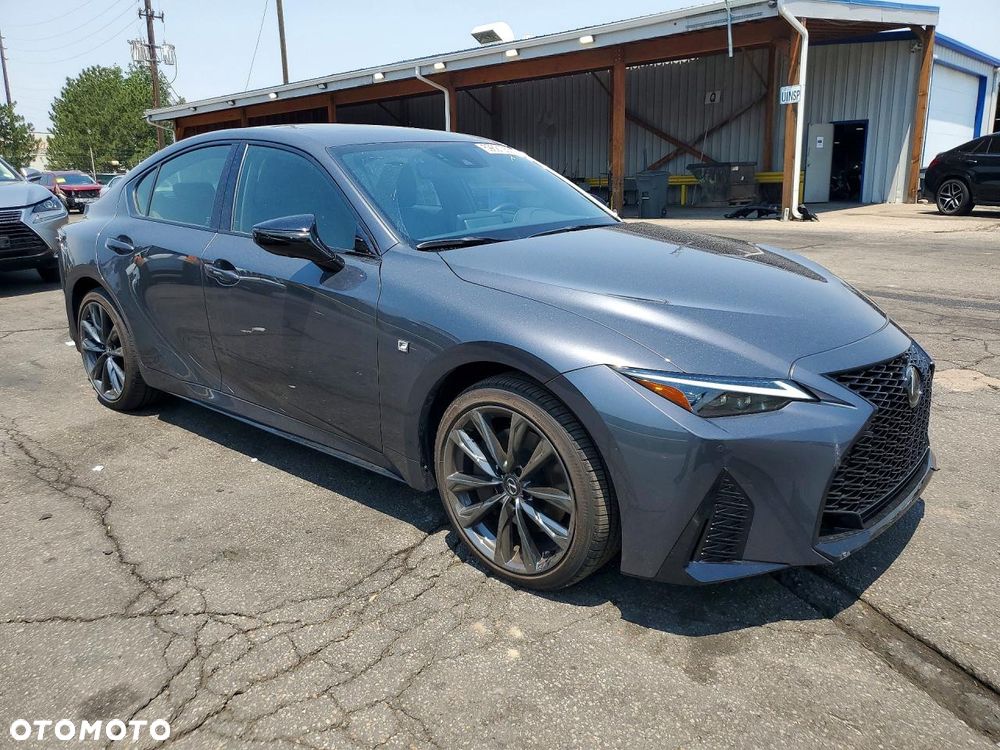 Lexus IS - 1