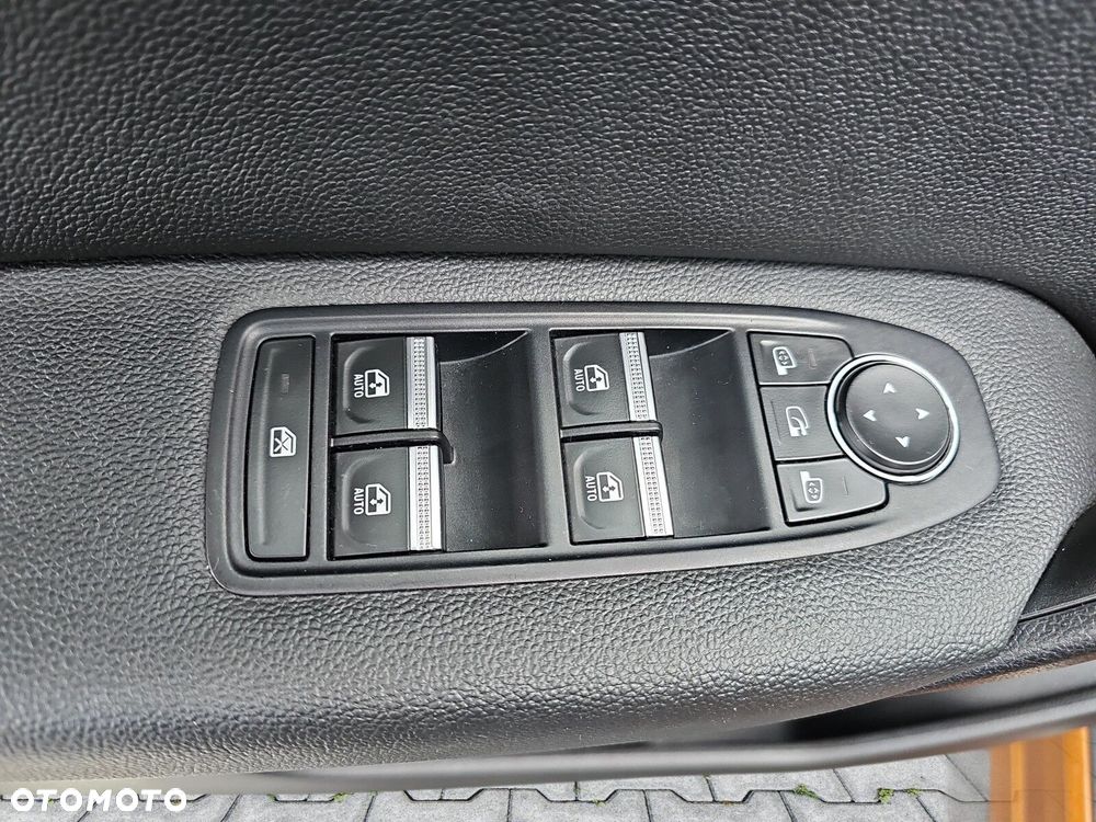 Renault Captur 1.3 TCe mHEV Intens EDC - 28