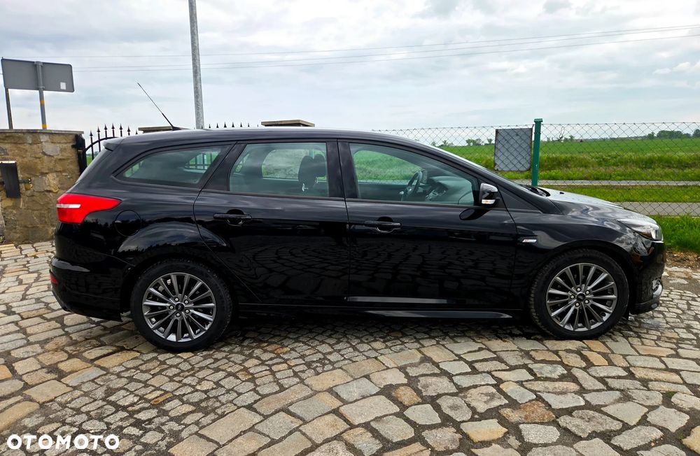 Ford Focus 1.0 EcoBoost ST-Line - 4