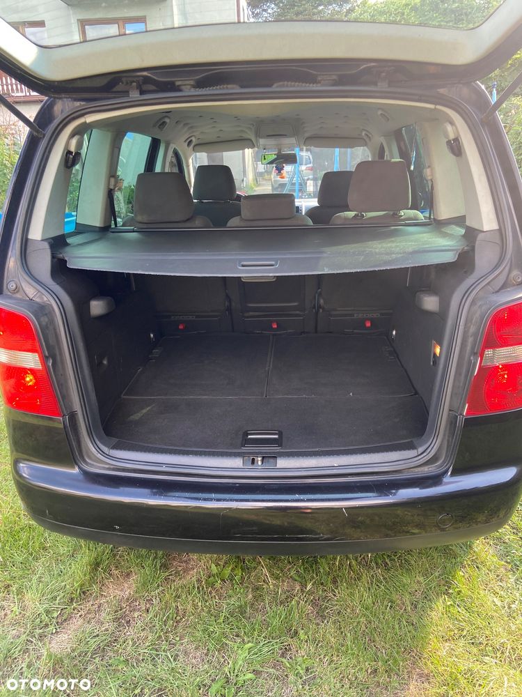 Volkswagen Touran 1.9 TDI Highline - 8