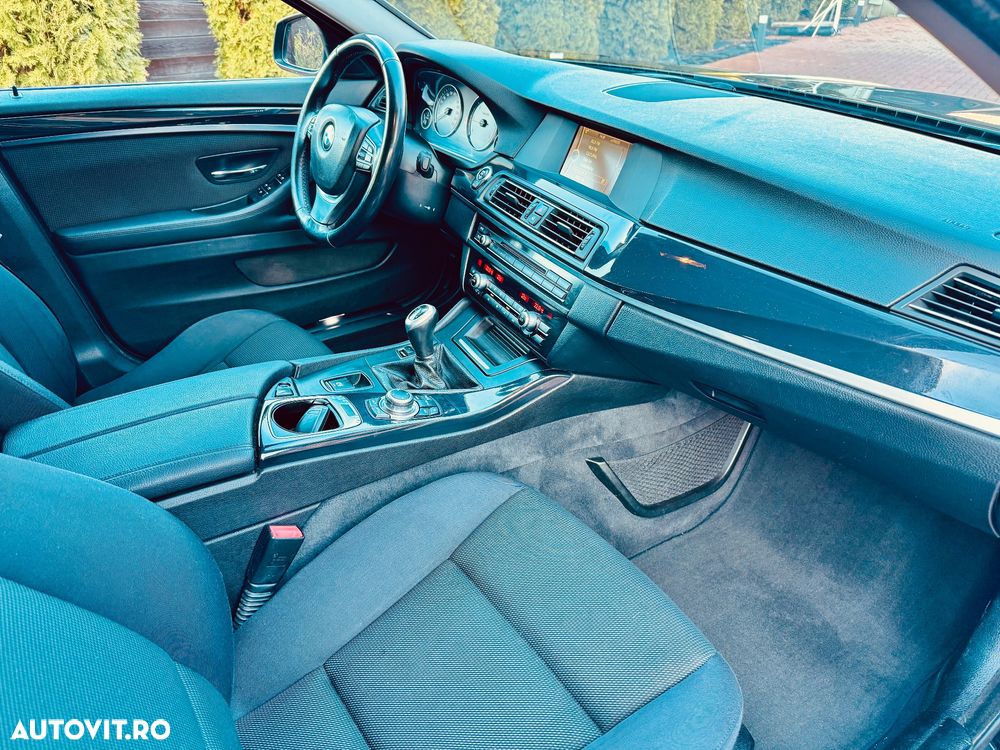 BMW Seria 5 520d Touring - 8