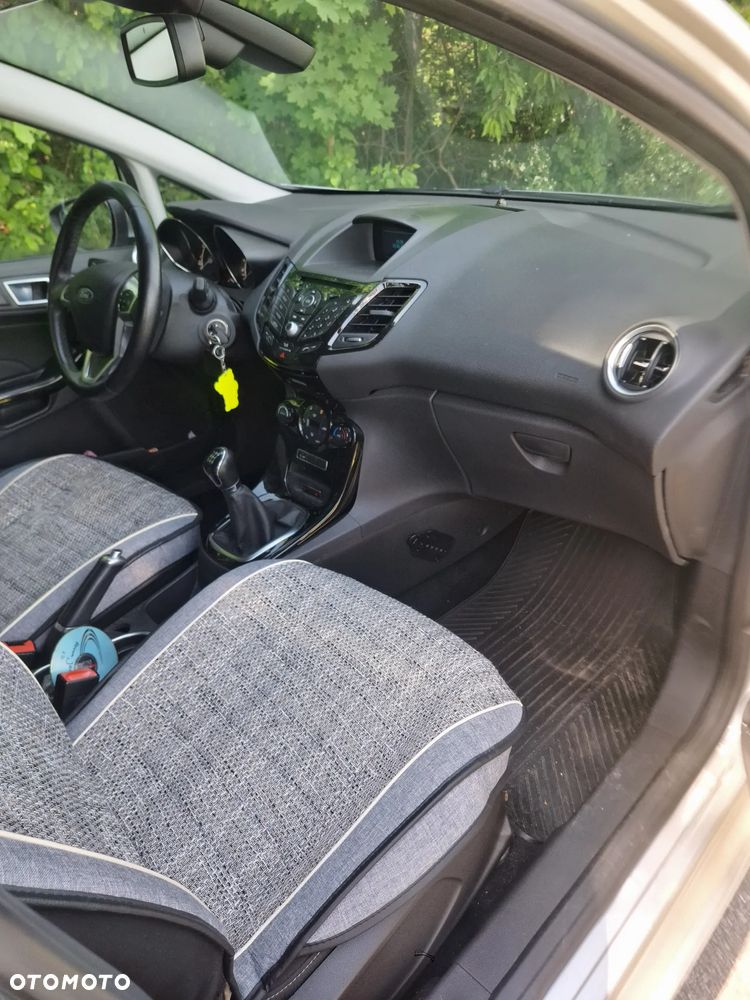 Ford Fiesta - 10