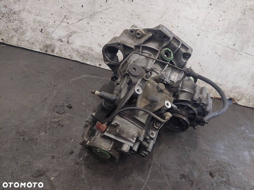 SKRZYNIA BIEGÓW VOLKSWAGEN BORA I 1.6 8V DUS - 4