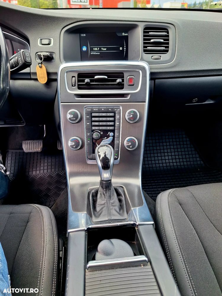 Volvo V60 D4 Geartronic Momentum - 21