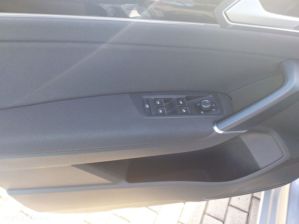 Volkswagen Touran - 15