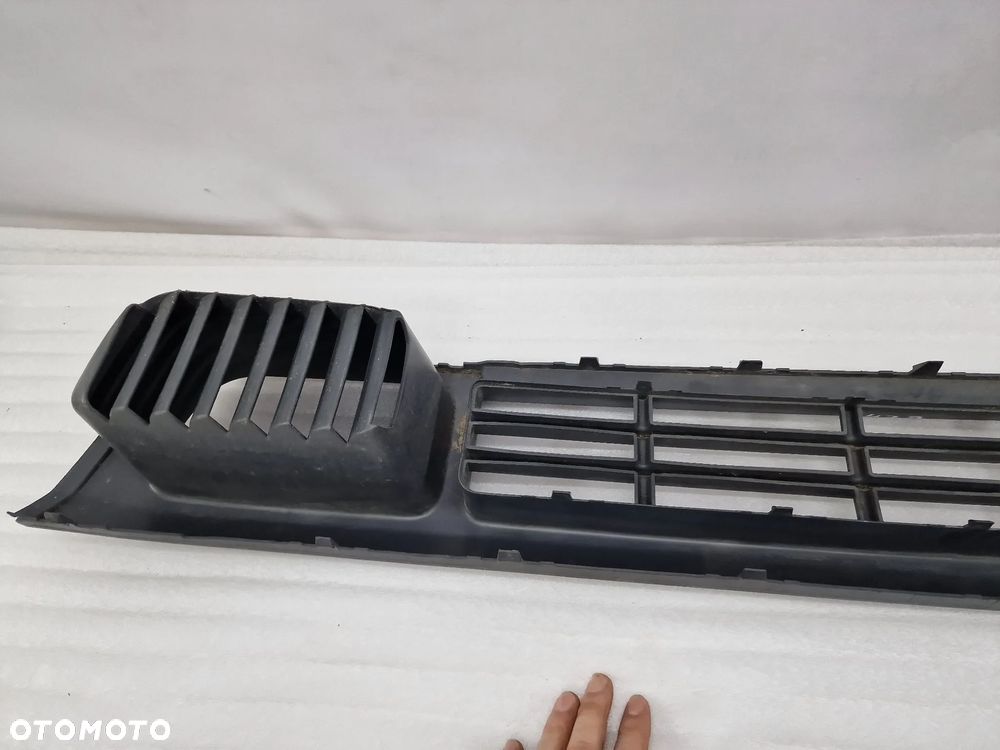 VW T5 7H0 03- KRATKA ŚRODKOWA ZDERZAKA PRZEDNIEGO PRZÓD , NR 7H0807719 , NR AUKCJI KR347 - 17