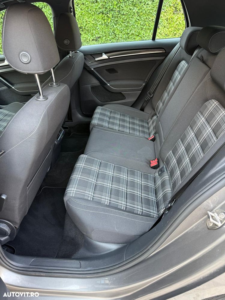 Volkswagen Golf 2.0 TDI DPF BMT DSG GTD - 17