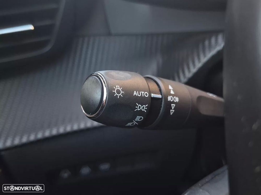 Peugeot e-2008 50 kWh GT Pack - 14