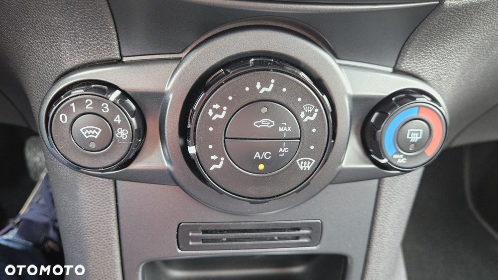 Ford Fiesta 1.25 Ambiente EU5 - 15