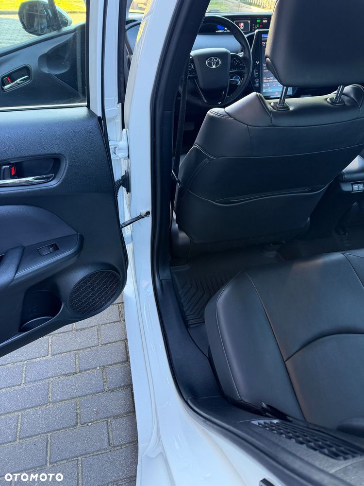 Toyota Prius - 22