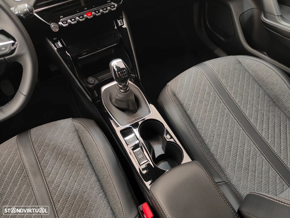 Peugeot 2008 1.2 PureTech Allure - 44